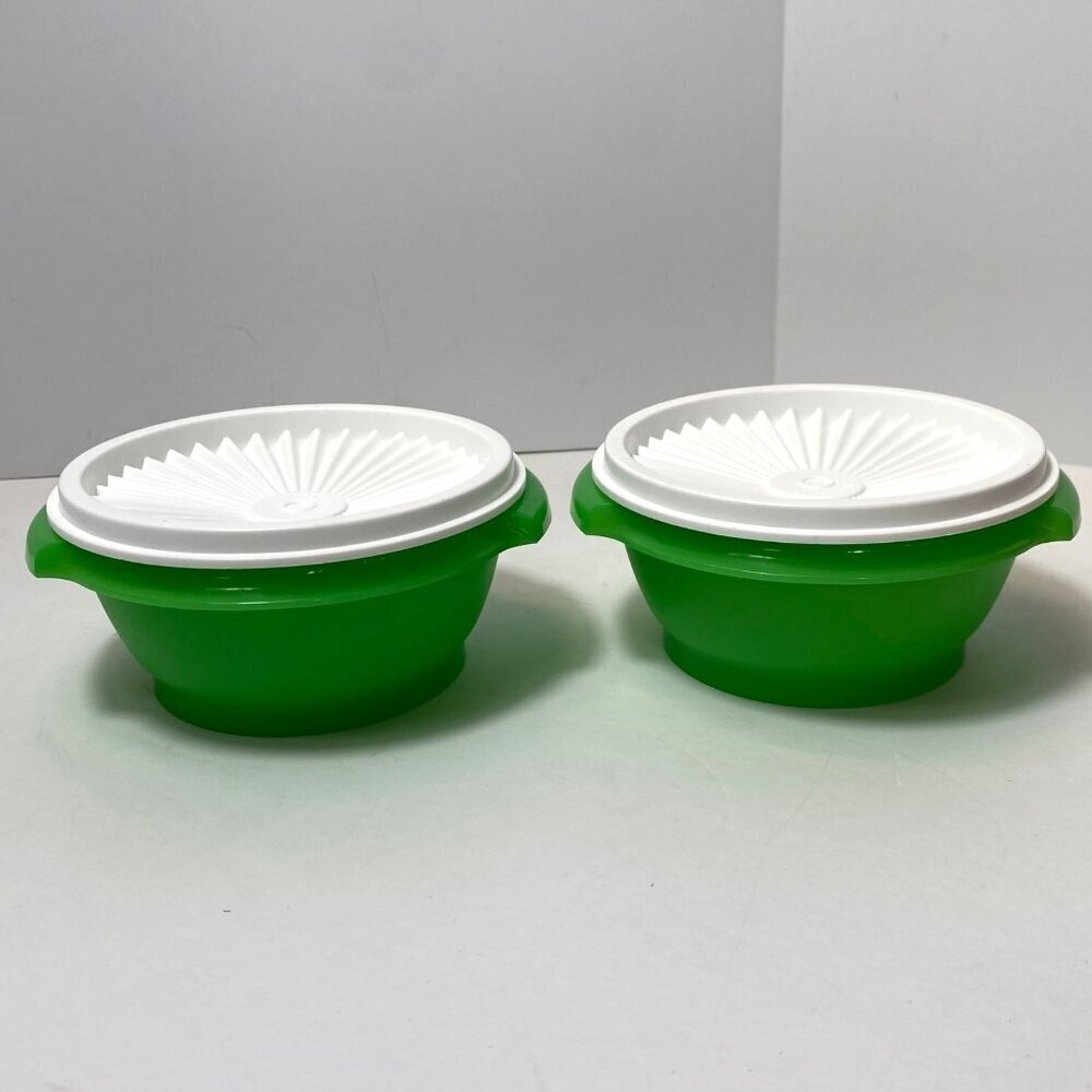 2 Tupperware Servalier Bowls 10 oz. Green With White Liquid Tight Seals
